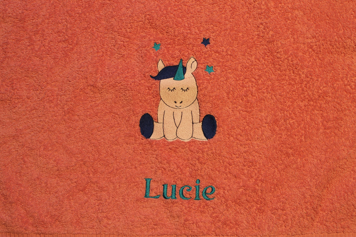 Licorne assise