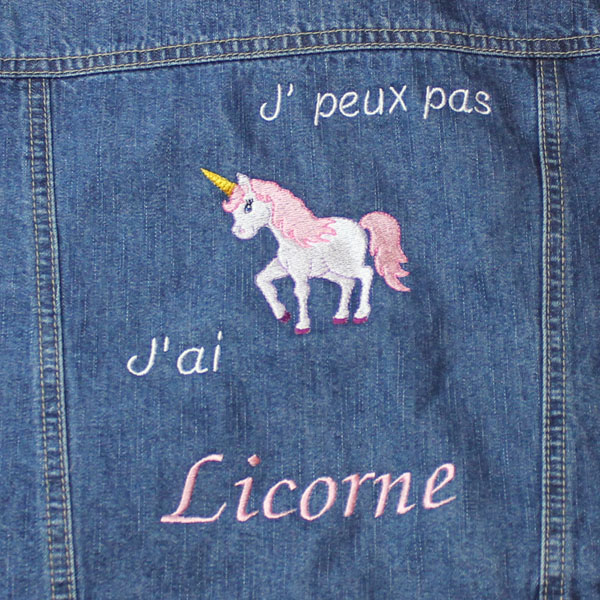 Broderie sur veste en jeans